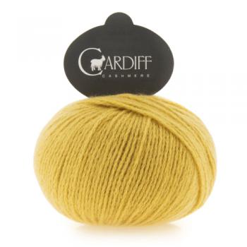 Ein Knäul Cardiff Cashmere in Gelb, Farbe 683