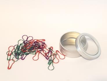 Aludöschen und 45 kleine metallische Maschenmarkierer in 3 verschiedenen Farben