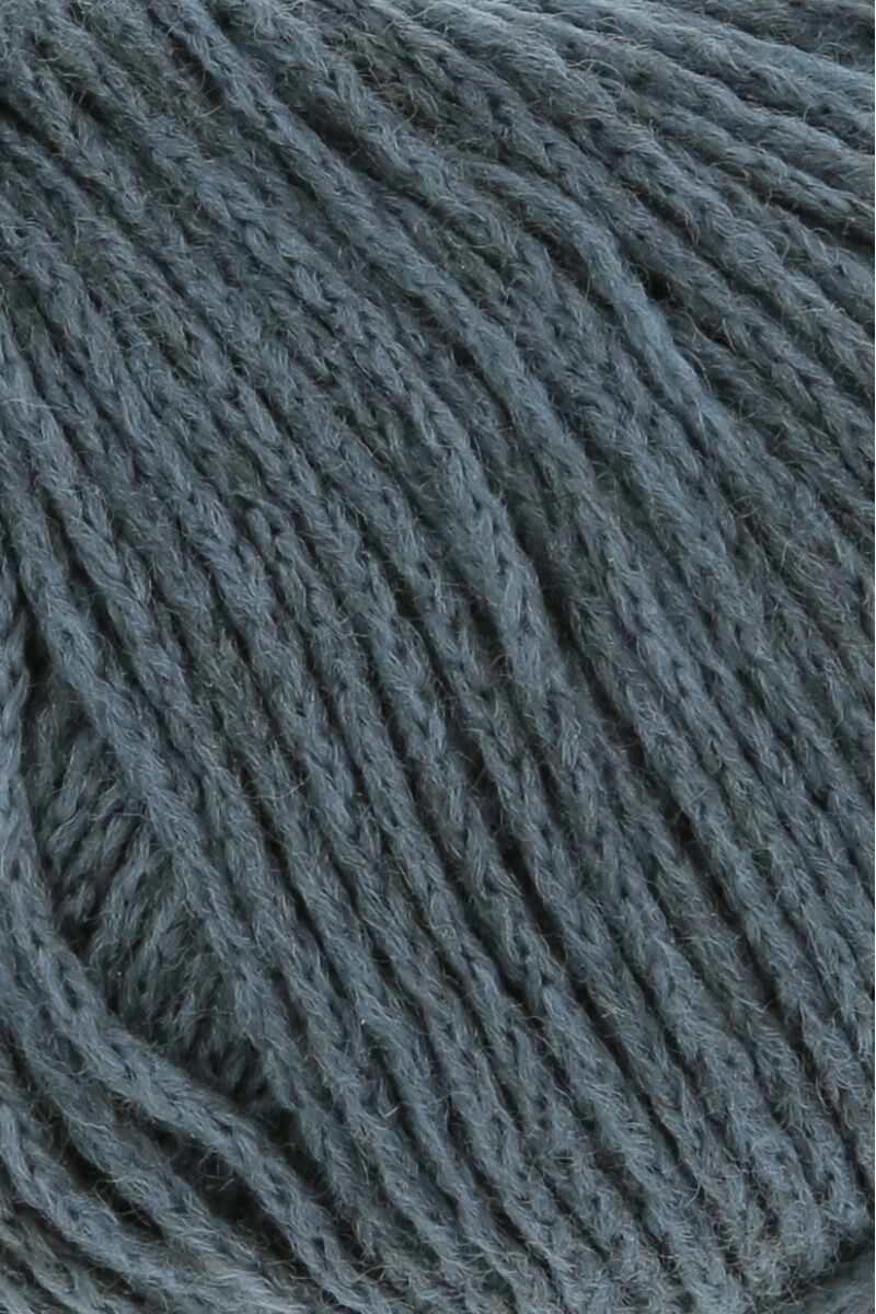 10 Stahlblau