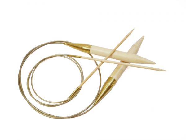 Aufsicjt auf 2 Bambusrundstricknadeln